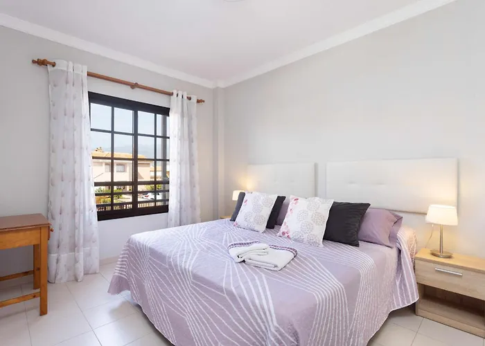 Agradable Piso Con Piscina & Playa Terraza Y Wifi Costa Del Silencio